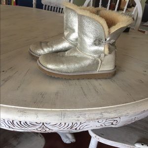 Size 5.5/3.5 silver Uggs